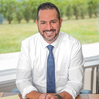 Profile Picture of Michael Esposito (@MichaelespoINC) on Twitter