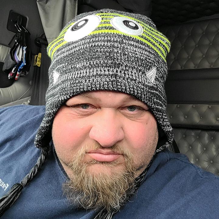 Profile Picture of Kris Roberts (@truckdrivingdaddy) on Tiktok