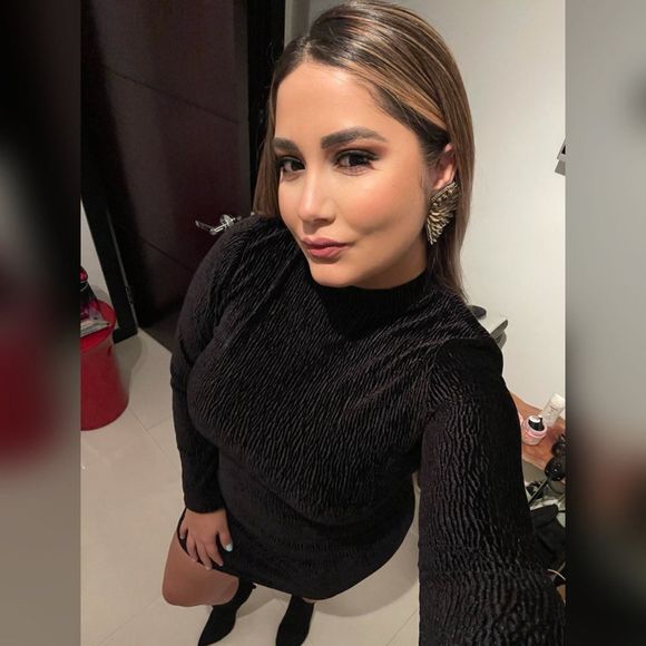 Profile Picture of Dorii Guerreiro (@d_o_r_i_24) on Poshmark