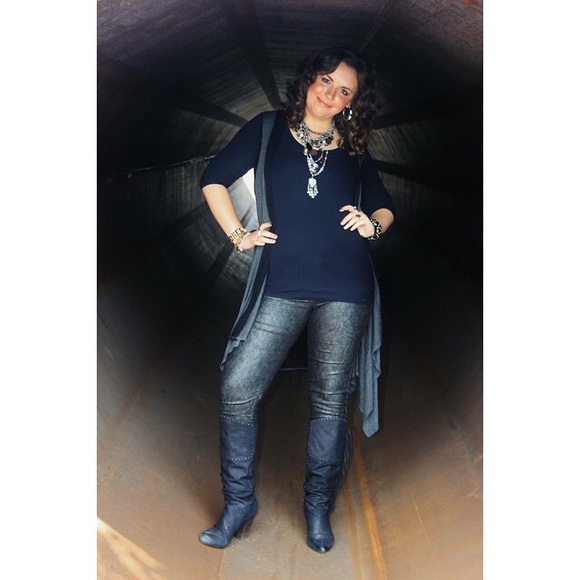 Profile Picture of Dani-elle Kleha (@nashville11) on Poshmark