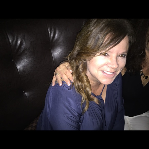 Profile Picture of Christina Dryer (@christinad123) on Poshmark