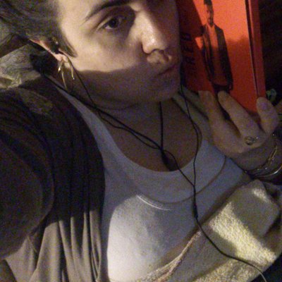 Profile Picture of Mélanie Swagger (@JoyandJames30) on Twitter