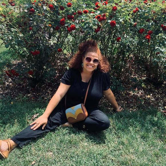 Profile Picture of Alexia Ball (@ballalexia) on Poshmark