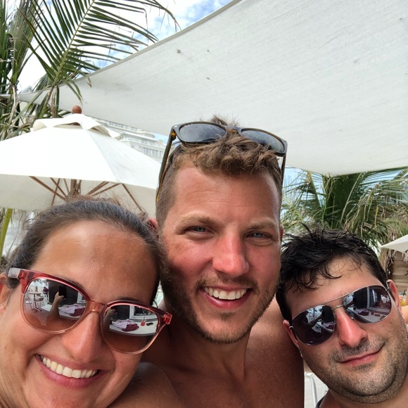 Profile Picture of Adam Schryver (@schryver45) on Poshmark