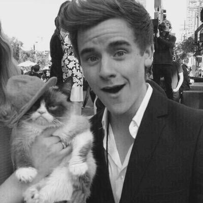 Profile Picture of 4/6????? (@utubelyfe) on Twitter