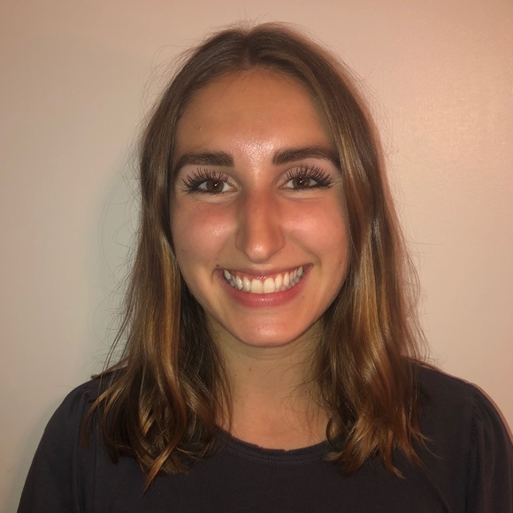 Profile Picture of Stephanie Wojnowski (@swojnowski15) on Poshmark