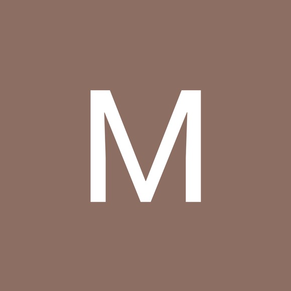 Profile Picture of Michelle Cloyd (@mcloyd2005) on Poshmark