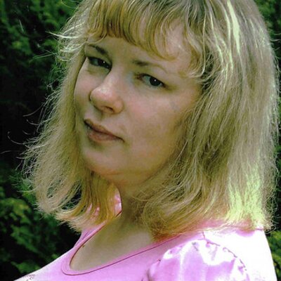 Profile Picture of Karen Hodgson (@FlowerHouseBas) on Twitter