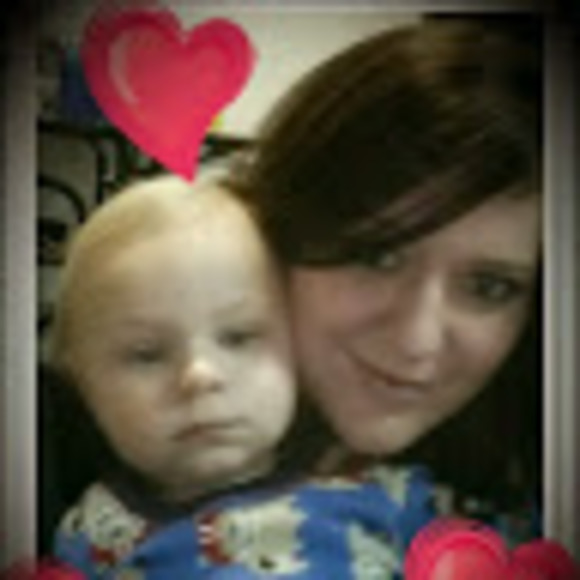 Profile Picture of Alexandria Valentine (@alexhouchin024) on Poshmark