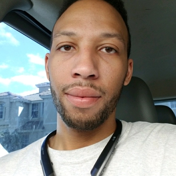 Profile Picture of Paul Cabrera (@pcab5786) on Poshmark