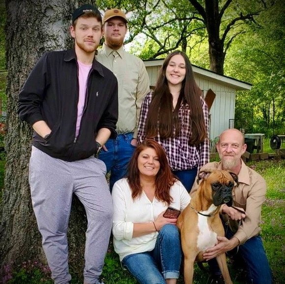 Profile Picture of Michelle Matthews (@michmatt1) on Poshmark