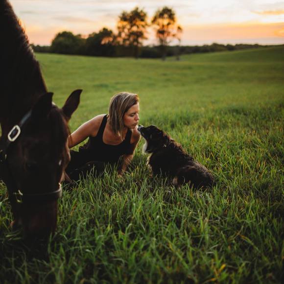 Profile Picture of Lauren Carpp (@lauren_carpp) on Poshmark