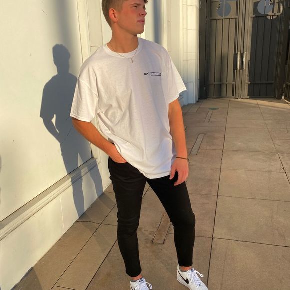 Profile Picture of Tommy Winkler (@tommywinkler) on Poshmark