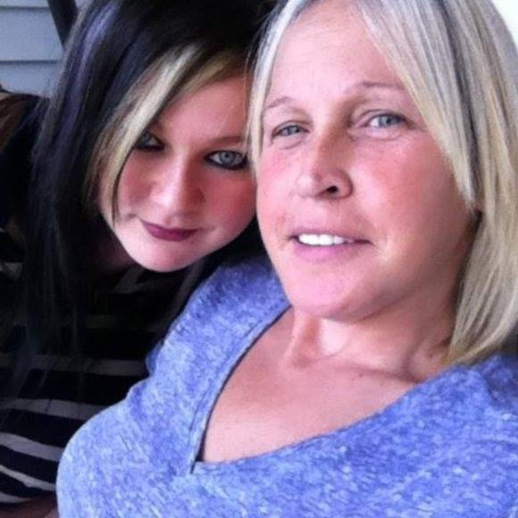 Profile Picture of Debra Dannelley (@debradannelley) on Poshmark