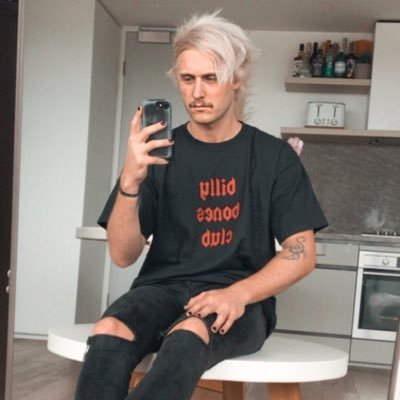 Profile Picture of Ryan 🦂 (@emo__spice) on Twitter