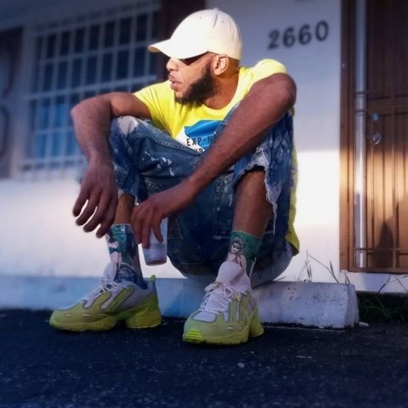 Profile Picture of Joacquin Lagree (@joacquinlagree) on Poshmark
