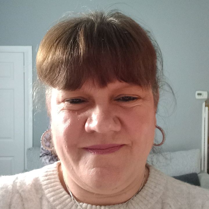 Profile Picture of Lisabur (@lisabur_zmob) on Tiktok