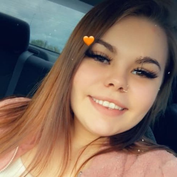 Profile Picture of Emily elizabeth Craven (@craven12) on Poshmark