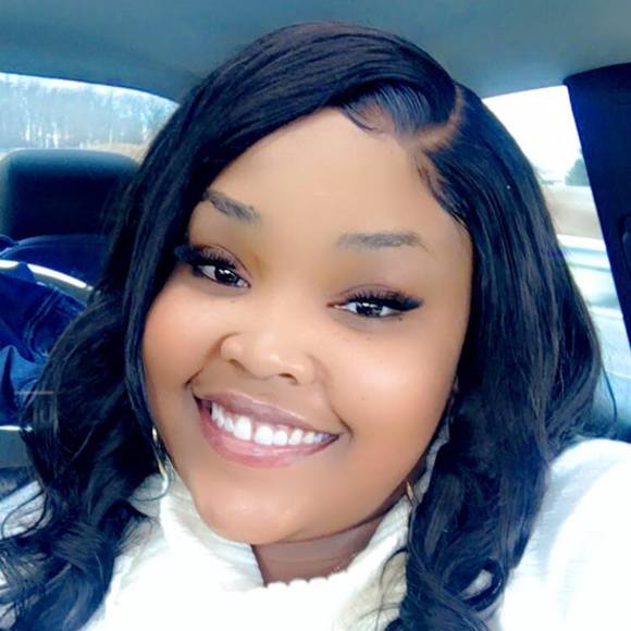 Profile Picture of Jade Hynson (@mzbooz) on Poshmark