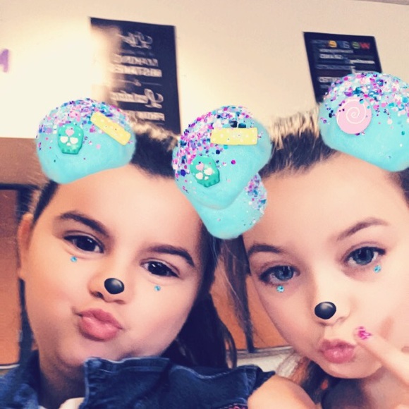 Profile Picture of Keri Lockwood (@kerbear2008) on Poshmark