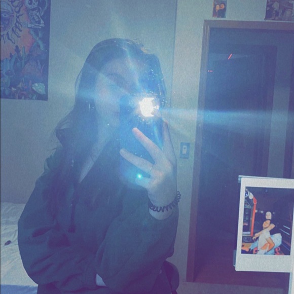 Profile Picture of Katelynn Newcomb (@katelynnrose06) on Poshmark