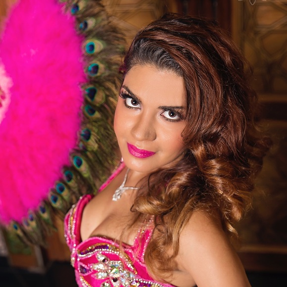 Profile Picture of Ahoo Kosari (@akosari) on Poshmark