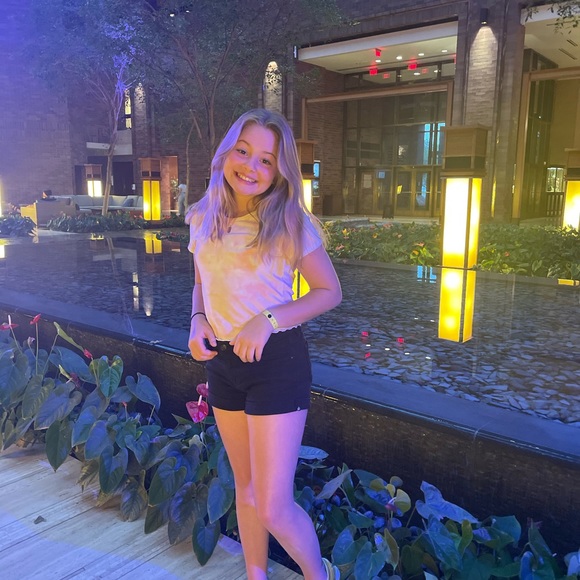 Profile Picture of Morgan Puckett (@mhpuckett10) on Poshmark