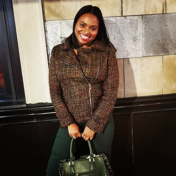 Profile Picture of Safiya Linley (@safi1115) on Poshmark