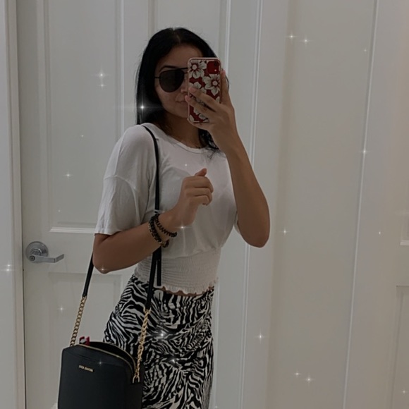 Profile Picture of Maryam Alavi (@maryamalavi) on Poshmark