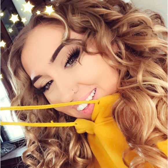 Profile Picture of Katelyn Richardson (@kayary_23) on Poshmark