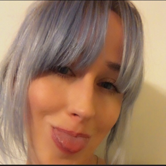 Profile Picture of Lily Gosser (@lilyg09) on Poshmark