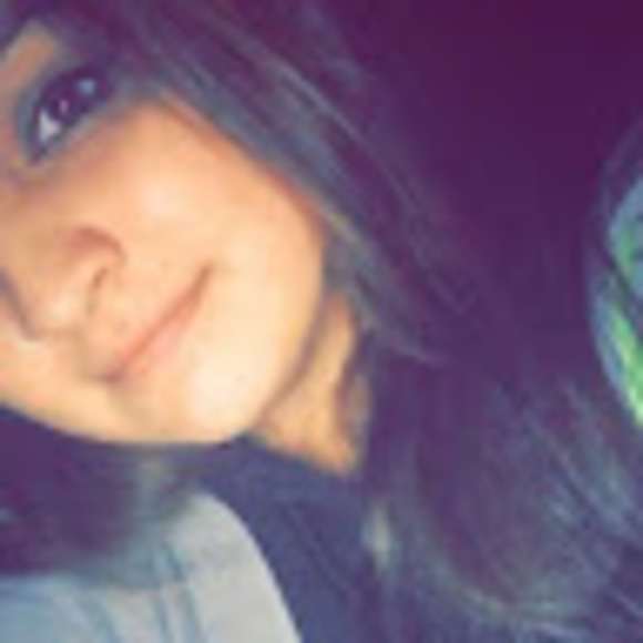 Profile Picture of Brittany Partaker (@bpartaker) on Poshmark