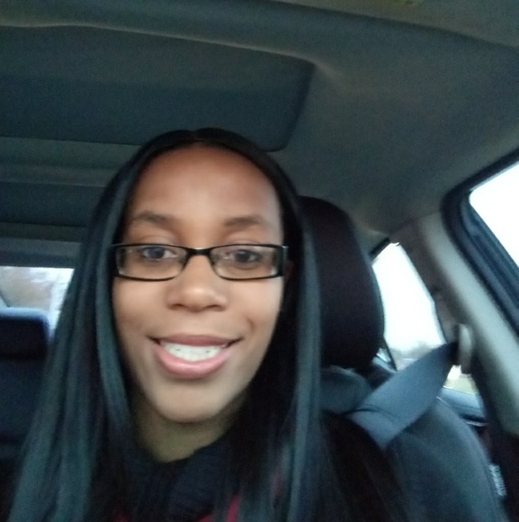 Profile Picture of Shulonda Lough (@loughla) on Poshmark