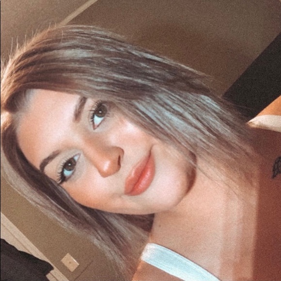 Profile Picture of Katelyn Blackburn (@katelyn629) on Poshmark