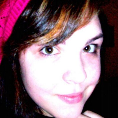 Profile Picture of Cassandra Berger (@YourPoisonGirl) on Twitter