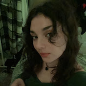 Profile Picture of Carlie Fox (@foxisune) on Youtube