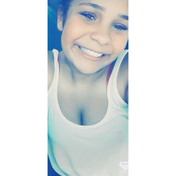 Profile Picture of Isabelle Williams (@isabellerenne1) on Poshmark