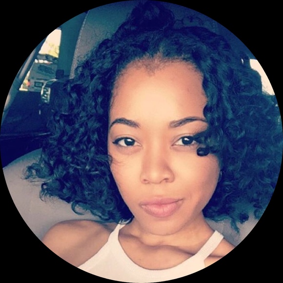 Profile Picture of Sheba Johnson (@shebabeautyy) on Poshmark