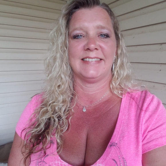 Profile Picture of Marla Sharp (@msharp2010) on Poshmark