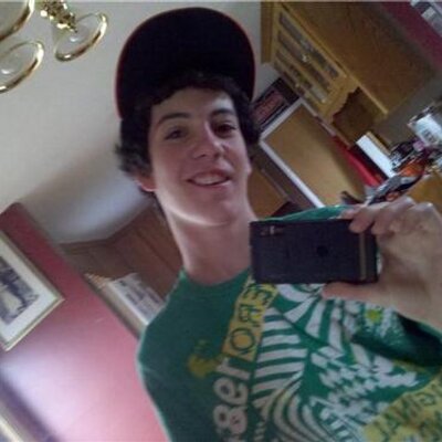 Profile Picture of Shawn Womack (@SThuggin8) on Twitter