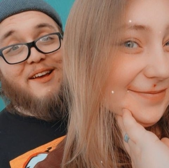 Profile Picture of Angel Bulfer (@angelbulfer) on Poshmark