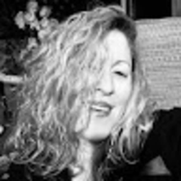 Profile Picture of Paula Atchison (@atchisonpaula) on Poshmark