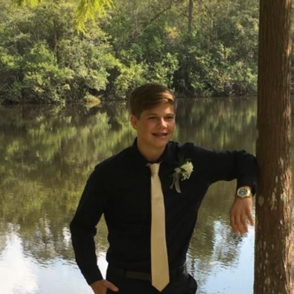 Profile Picture of Stephen Poche (@steviepoche3) on Poshmark