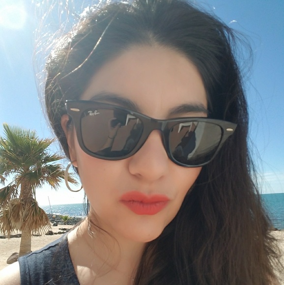 Profile Picture of Claudia Zamarron (@klaux11) on Poshmark