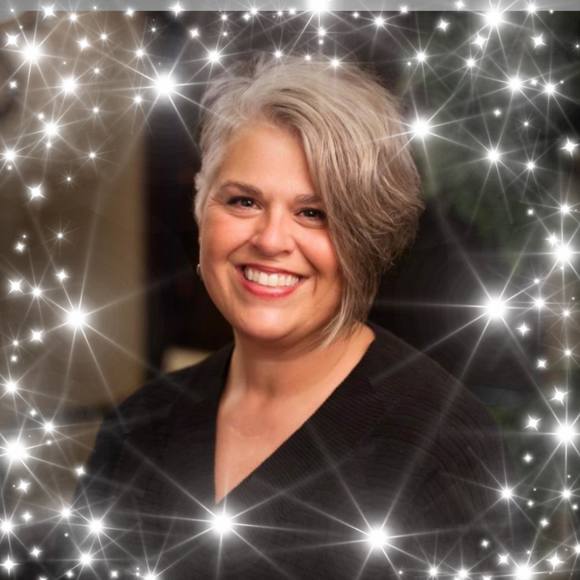 Profile Picture of Audra Osbun (@audraosbun) on Poshmark