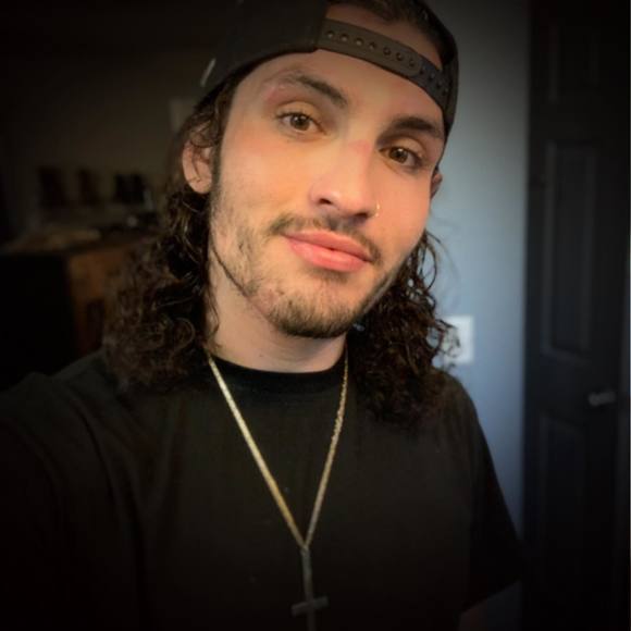 Profile Picture of John Retana (@johndoe333) on Poshmark