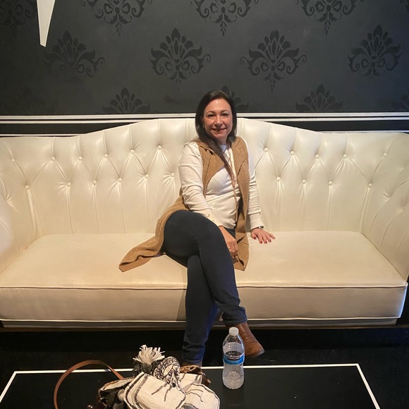 Profile Picture of Nancy Constantino (@nconstx) on Poshmark