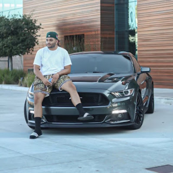 Profile Picture of Sicariusjack (@sicariusjack) on Poshmark