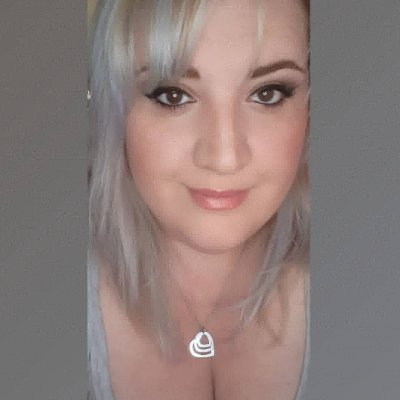 Profile Picture of Caroline M Barnard (@CarolineMargery) on Twitter