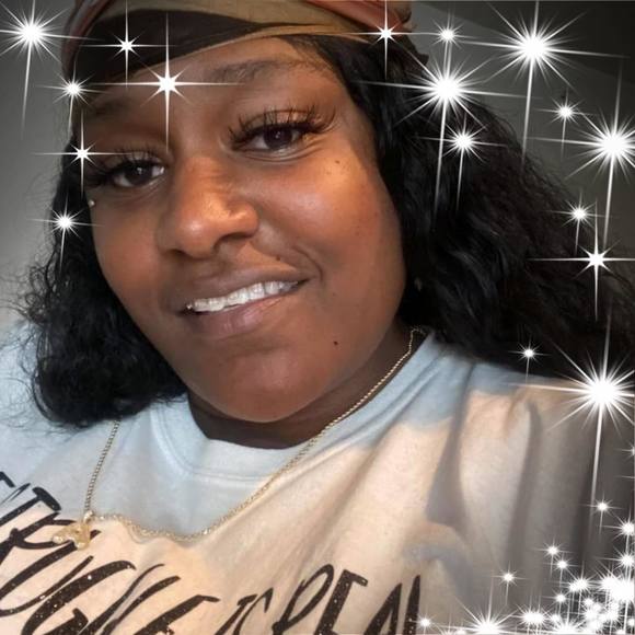 Profile Picture of Kyquana Holliness (@kholliness) on Poshmark